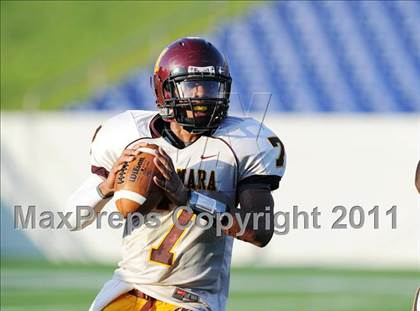 Thumbnail 3 in Bishop McNamara vs. Landon (Patriot Classic) photogallery.