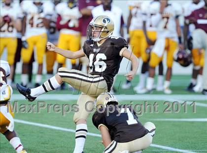Thumbnail 3 in Bishop McNamara vs. Landon (Patriot Classic) photogallery.