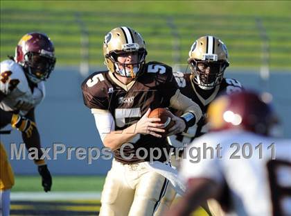 Thumbnail 2 in Bishop McNamara vs. Landon (Patriot Classic) photogallery.