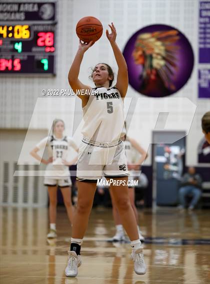 Thumbnail 2 in Southern Columbia Area vs. Minersville (Bob Probert Tournament) photogallery.