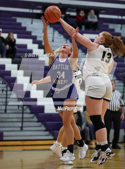 Thumbnail 1 in Southern Columbia Area vs. Minersville (Bob Probert Tournament) photogallery.