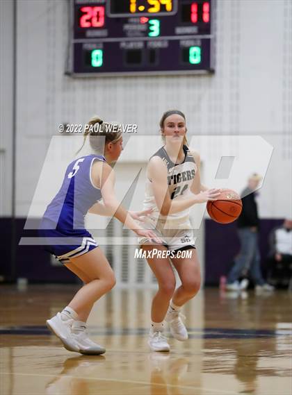 Thumbnail 2 in Southern Columbia Area vs. Minersville (Bob Probert Tournament) photogallery.