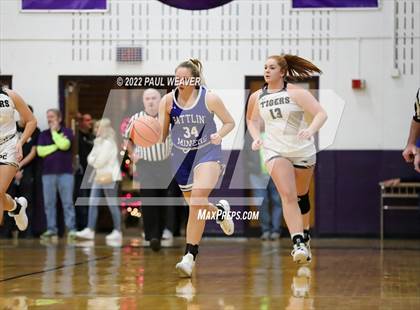 Thumbnail 3 in Southern Columbia Area vs. Minersville (Bob Probert Tournament) photogallery.