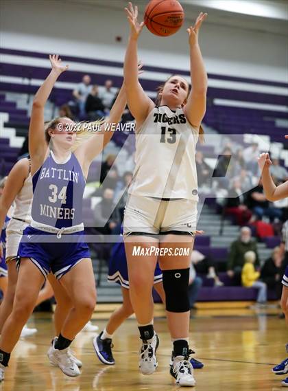 Thumbnail 2 in Southern Columbia Area vs. Minersville (Bob Probert Tournament) photogallery.