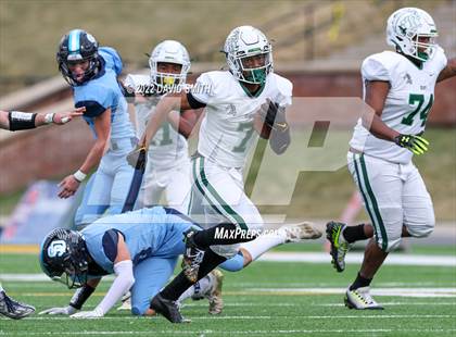 Thumbnail 3 in St. Dominic vs. St. Mary's (MSHSAA Class 4 Championship) photogallery.