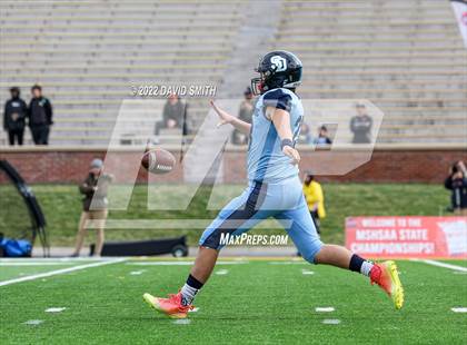 Thumbnail 2 in St. Dominic vs. St. Mary's (MSHSAA Class 4 Championship) photogallery.