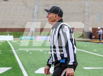 Thumbnail 3 in St. Dominic vs. St. Mary's (MSHSAA Class 4 Championship) photogallery.