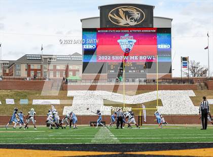 Thumbnail 1 in St. Dominic vs. St. Mary's (MSHSAA Class 4 Championship) photogallery.