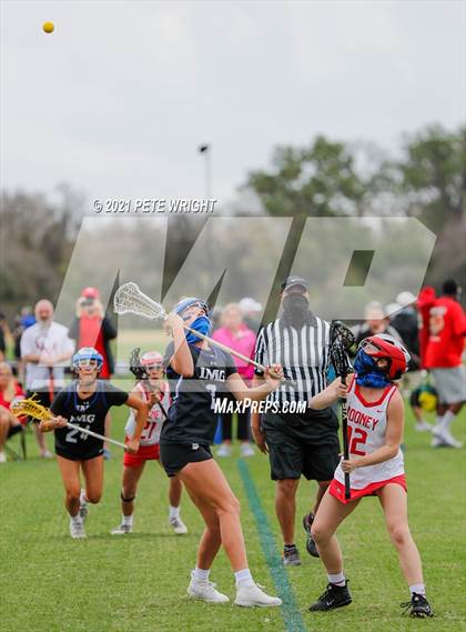 Thumbnail 3 in IMG Academy vs Cardinal Mooney photogallery.