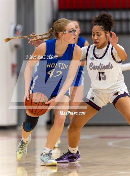 Thumbnail 2 in Eudora vs Holton (Tonganoxie Invitational Tournament) photogallery.