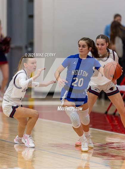 Thumbnail 3 in Eudora vs Holton (Tonganoxie Invitational Tournament) photogallery.
