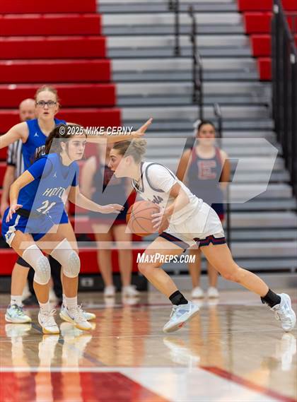 Thumbnail 1 in Eudora vs Holton (Tonganoxie Invitational Tournament) photogallery.
