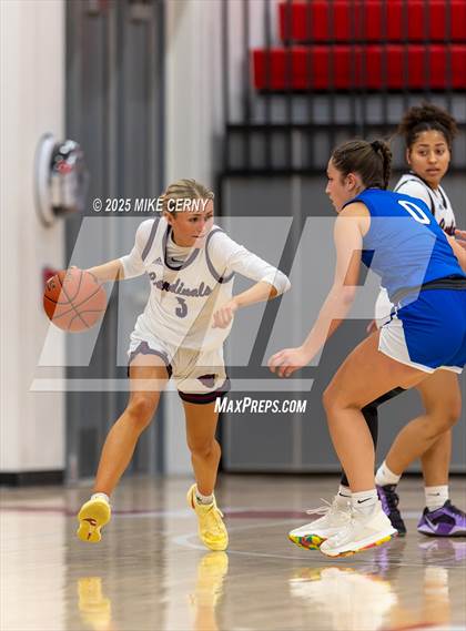 Thumbnail 3 in Eudora vs Holton (Tonganoxie Invitational Tournament) photogallery.