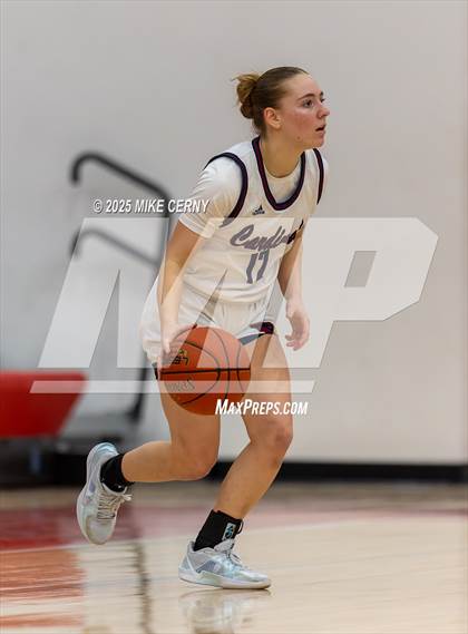 Thumbnail 2 in Eudora vs Holton (Tonganoxie Invitational Tournament) photogallery.