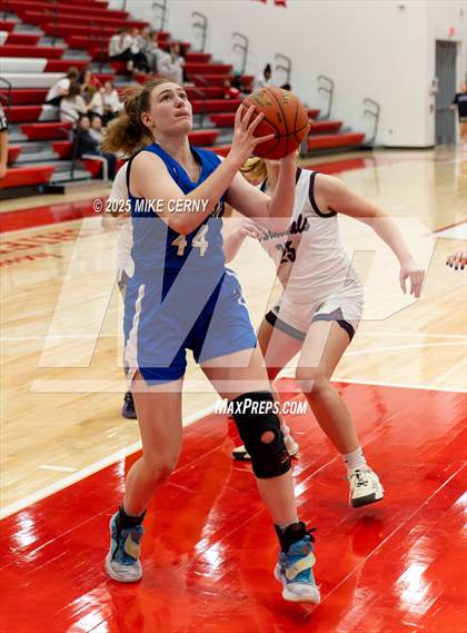 Thumbnail 3 in Eudora vs Holton (Tonganoxie Invitational Tournament) photogallery.