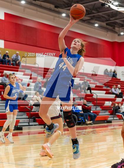 Thumbnail 2 in Eudora vs Holton (Tonganoxie Invitational Tournament) photogallery.