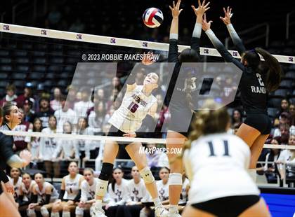 Thumbnail 2 in Davenport vs. Randall (UIL 4A Volleyball Final) photogallery.