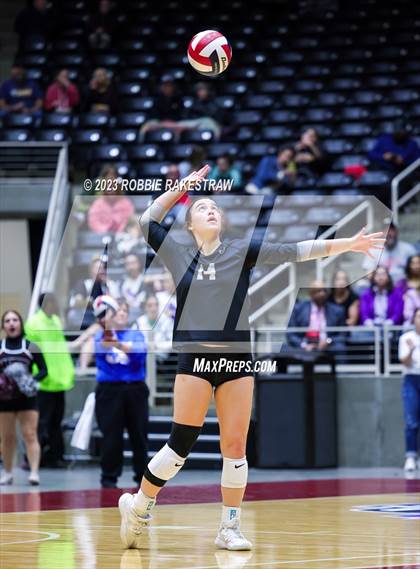 Thumbnail 3 in Davenport vs. Randall (UIL 4A Volleyball Final) photogallery.