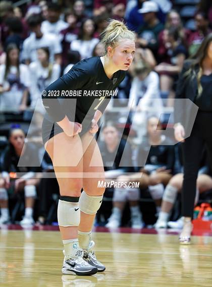 Thumbnail 3 in Davenport vs. Randall (UIL 4A Volleyball Final) photogallery.