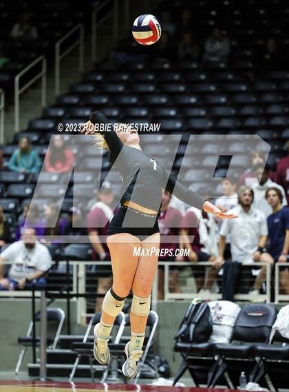 Thumbnail 2 in Davenport vs. Randall (UIL 4A Volleyball Final) photogallery.