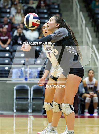 Thumbnail 3 in Davenport vs. Randall (UIL 4A Volleyball Final) photogallery.