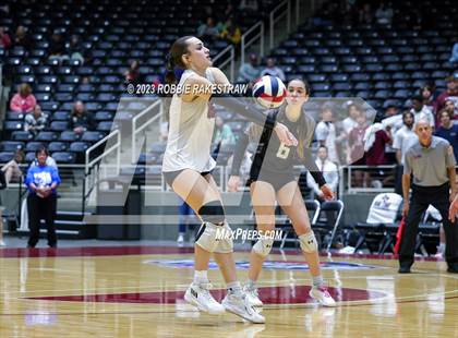 Thumbnail 1 in Davenport vs. Randall (UIL 4A Volleyball Final) photogallery.