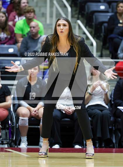 Thumbnail 1 in Davenport vs. Randall (UIL 4A Volleyball Final) photogallery.
