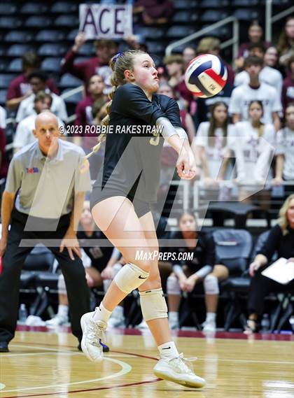 Thumbnail 2 in Davenport vs. Randall (UIL 4A Volleyball Final) photogallery.