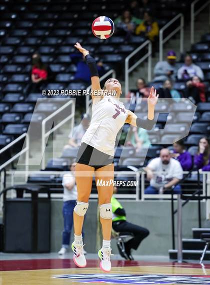 Thumbnail 1 in Davenport vs. Randall (UIL 4A Volleyball Final) photogallery.