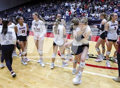 Thumbnail 3 in Davenport vs. Randall (UIL 4A Volleyball Final) photogallery.