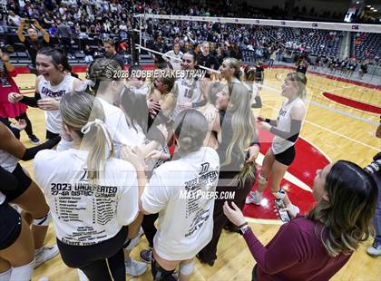 Thumbnail 3 in Davenport vs. Randall (UIL 4A Volleyball Final) photogallery.