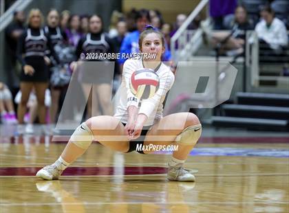 Thumbnail 1 in Davenport vs. Randall (UIL 4A Volleyball Final) photogallery.
