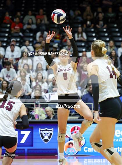 Thumbnail 2 in Davenport vs. Randall (UIL 4A Volleyball Final) photogallery.