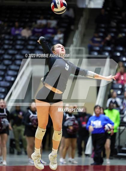 Thumbnail 2 in Davenport vs. Randall (UIL 4A Volleyball Final) photogallery.