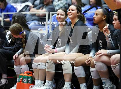 Thumbnail 3 in Davenport vs. Randall (UIL 4A Volleyball Final) photogallery.