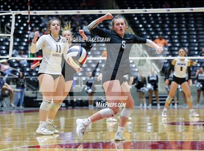 Thumbnail 2 in Davenport vs. Randall (UIL 4A Volleyball Final) photogallery.