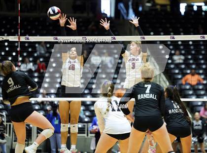 Thumbnail 2 in Davenport vs. Randall (UIL 4A Volleyball Final) photogallery.
