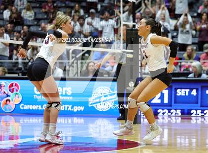 Thumbnail 3 in Davenport vs. Randall (UIL 4A Volleyball Final) photogallery.
