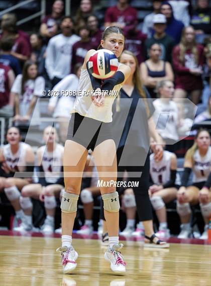 Thumbnail 2 in Davenport vs. Randall (UIL 4A Volleyball Final) photogallery.