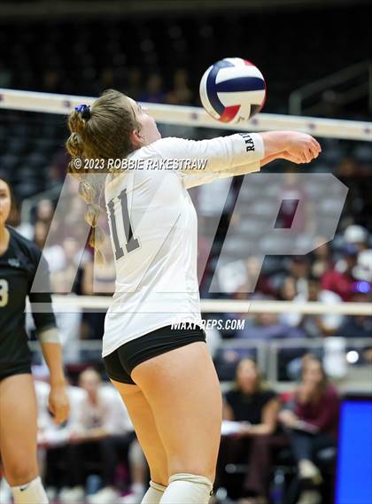 Thumbnail 3 in Davenport vs. Randall (UIL 4A Volleyball Final) photogallery.