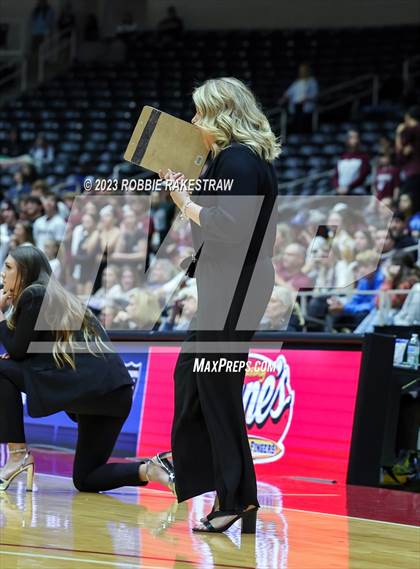 Thumbnail 1 in Davenport vs. Randall (UIL 4A Volleyball Final) photogallery.