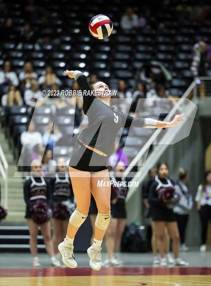 Thumbnail 2 in Davenport vs. Randall (UIL 4A Volleyball Final) photogallery.