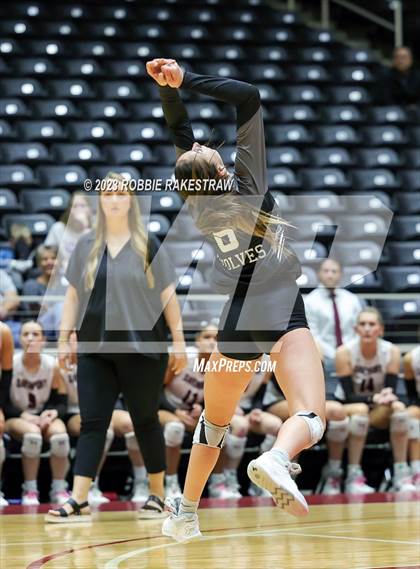 Thumbnail 3 in Davenport vs. Randall (UIL 4A Volleyball Final) photogallery.