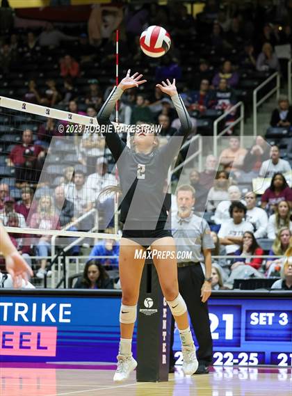 Thumbnail 1 in Davenport vs. Randall (UIL 4A Volleyball Final) photogallery.