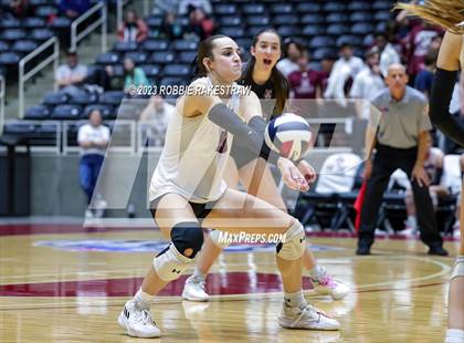Thumbnail 3 in Davenport vs. Randall (UIL 4A Volleyball Final) photogallery.