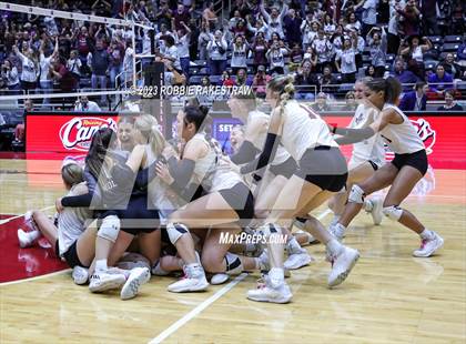 Thumbnail 2 in Davenport vs. Randall (UIL 4A Volleyball Final) photogallery.