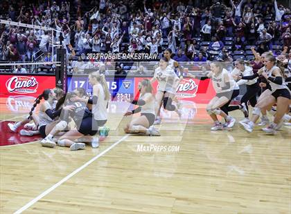 Thumbnail 3 in Davenport vs. Randall (UIL 4A Volleyball Final) photogallery.