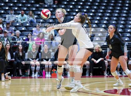 Thumbnail 1 in Davenport vs. Randall (UIL 4A Volleyball Final) photogallery.