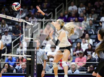 Thumbnail 3 in Davenport vs. Randall (UIL 4A Volleyball Final) photogallery.