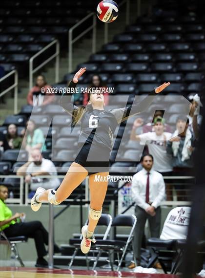 Thumbnail 3 in Davenport vs. Randall (UIL 4A Volleyball Final) photogallery.